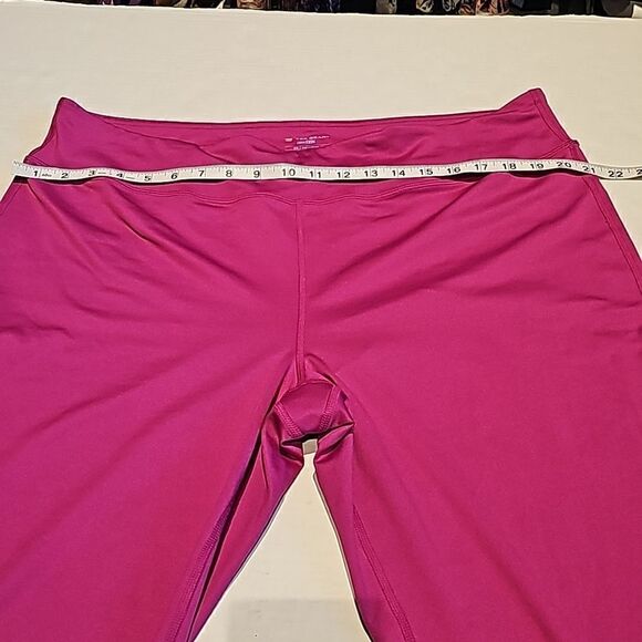 Bright berry colored tek Gear workout leggings size 2X - Picture 6 of 8